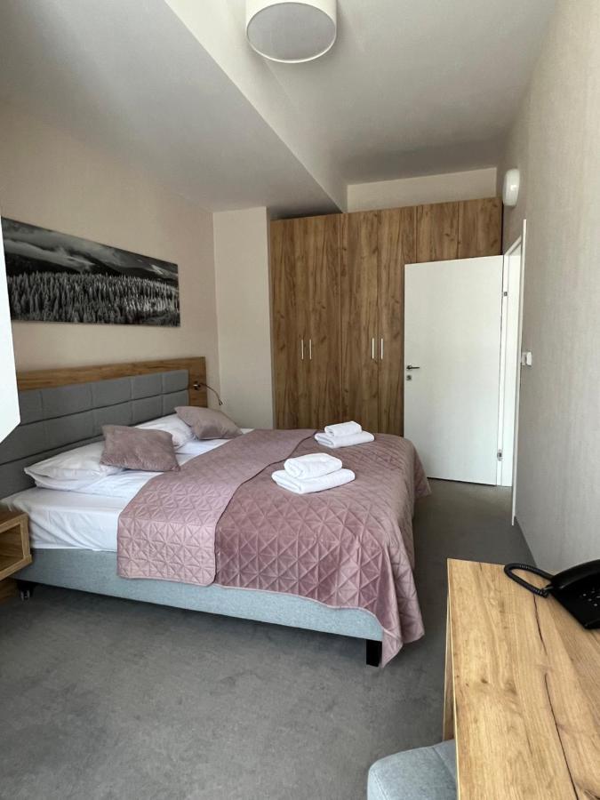 Aparthotel Apartamenty Czarna Gora 414 Шенна Екстериор снимка